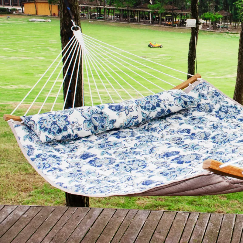Outdoor/Indoor Soft Quilted Hammock (NEW DESIGN)